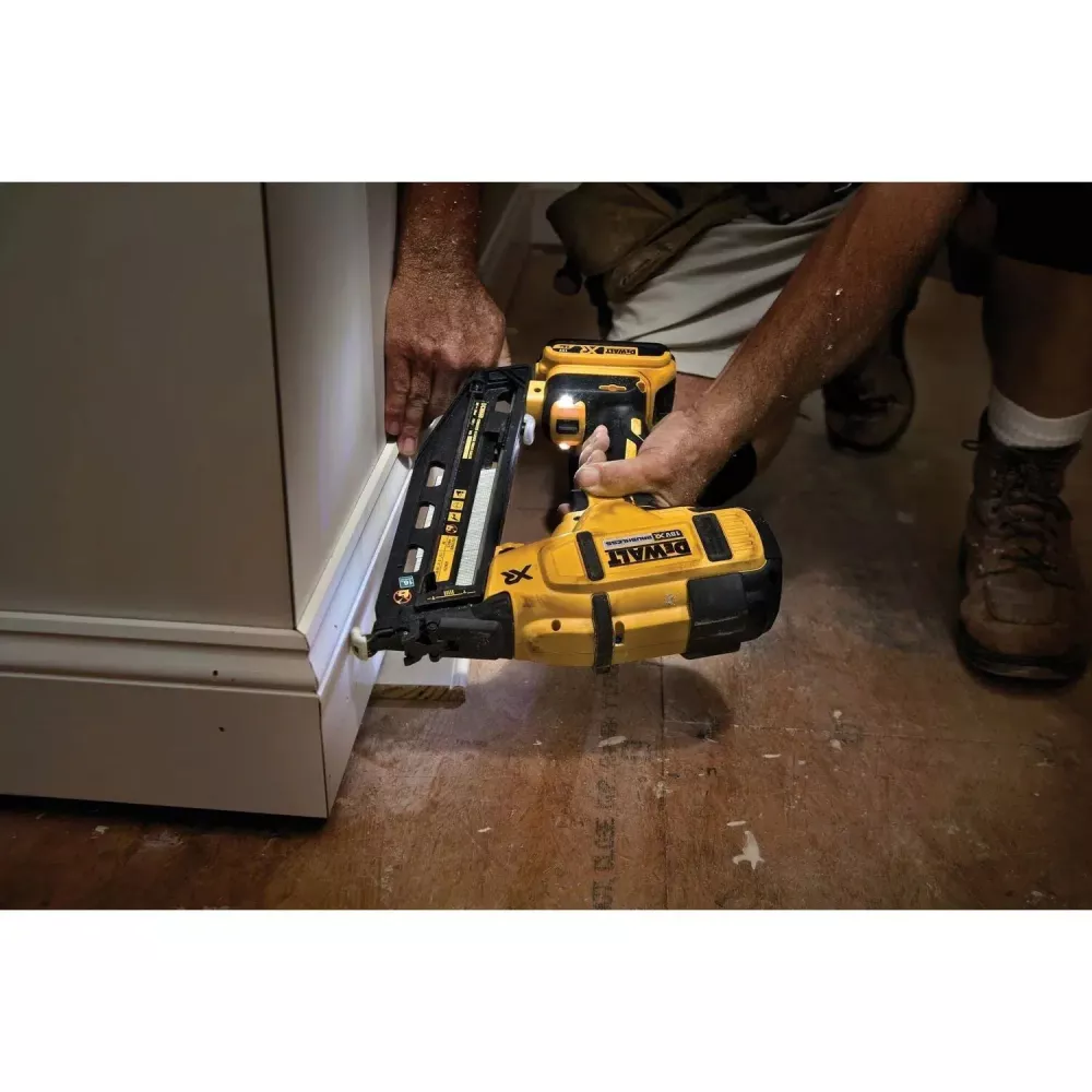 Dewalt afwerktacker
